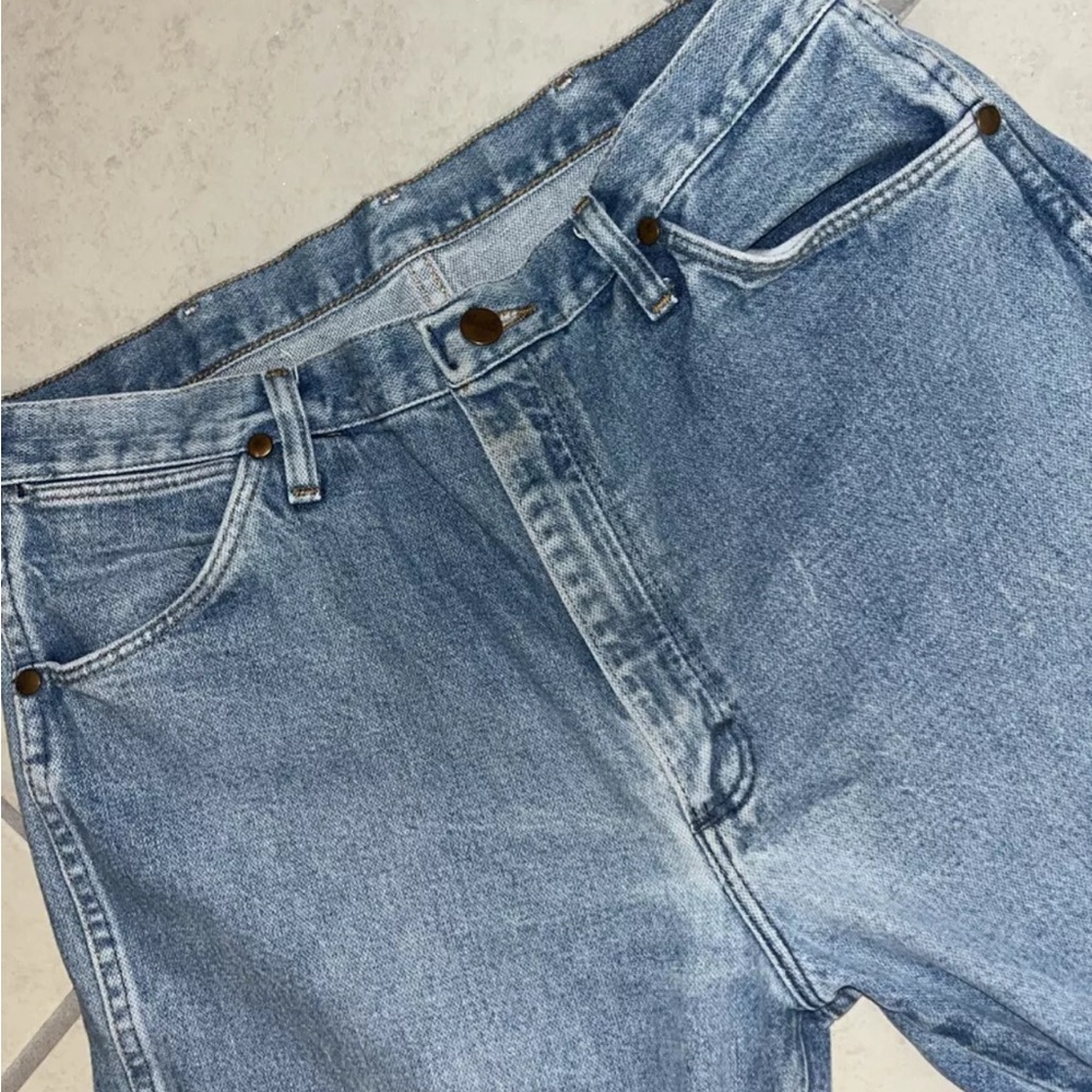 Wrangler Men's vintage Slim Boot Jeans Size 35x34 Light Wash